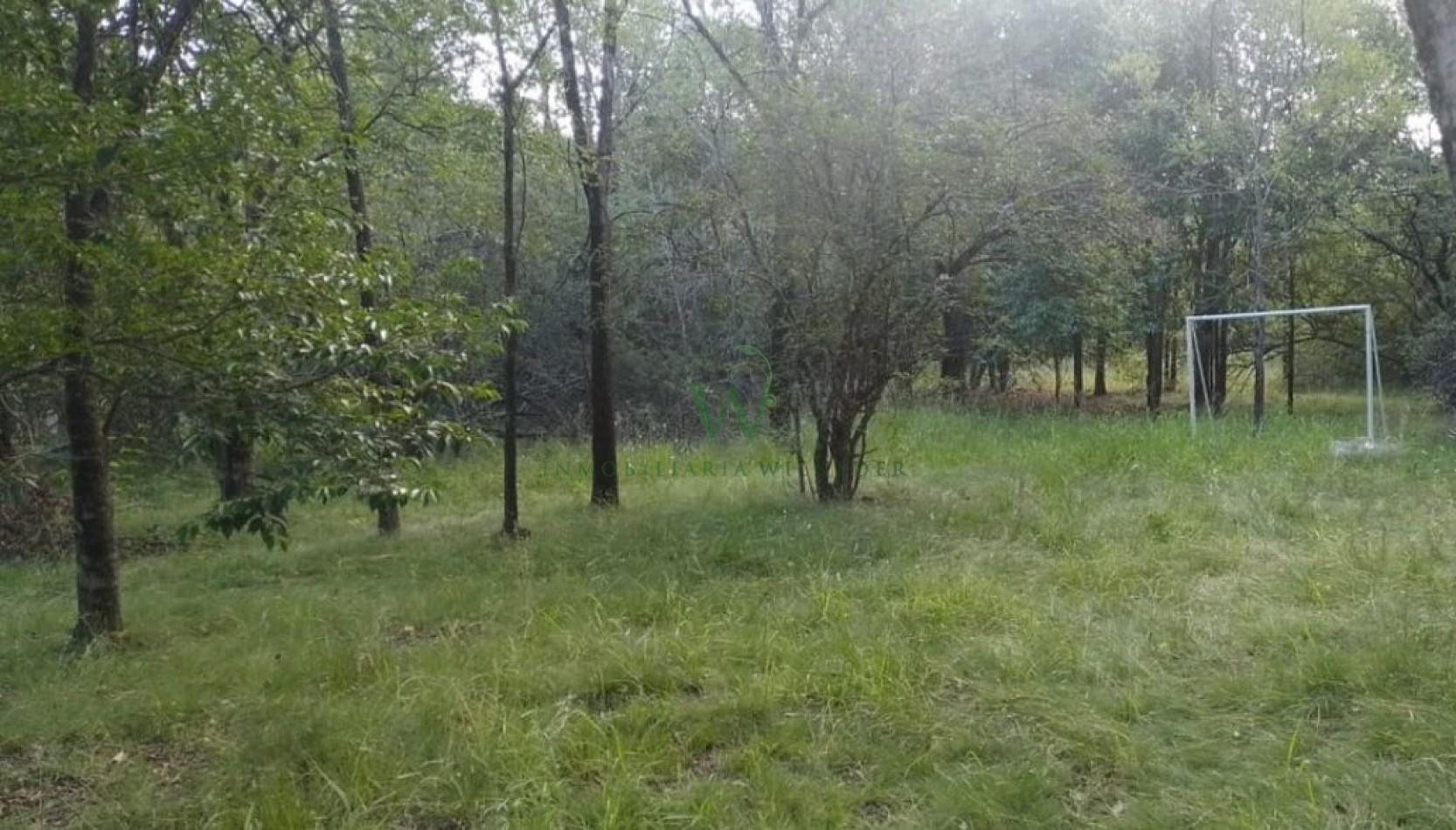 COD 01-1230- Terreno 1.800m2 sobre pasaje privado