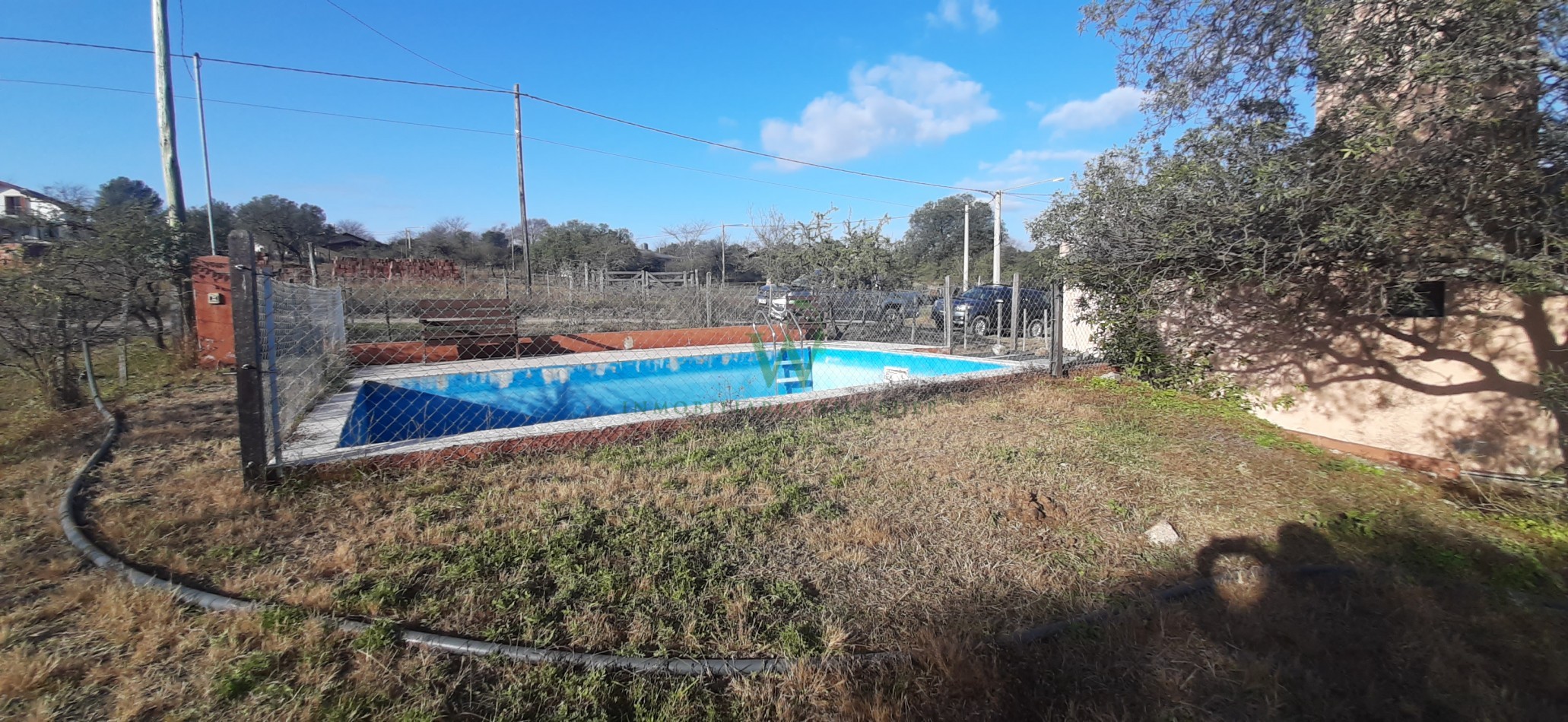 Dos viviendas con piscina, Barrio Las Lagunitas. (COD 630)