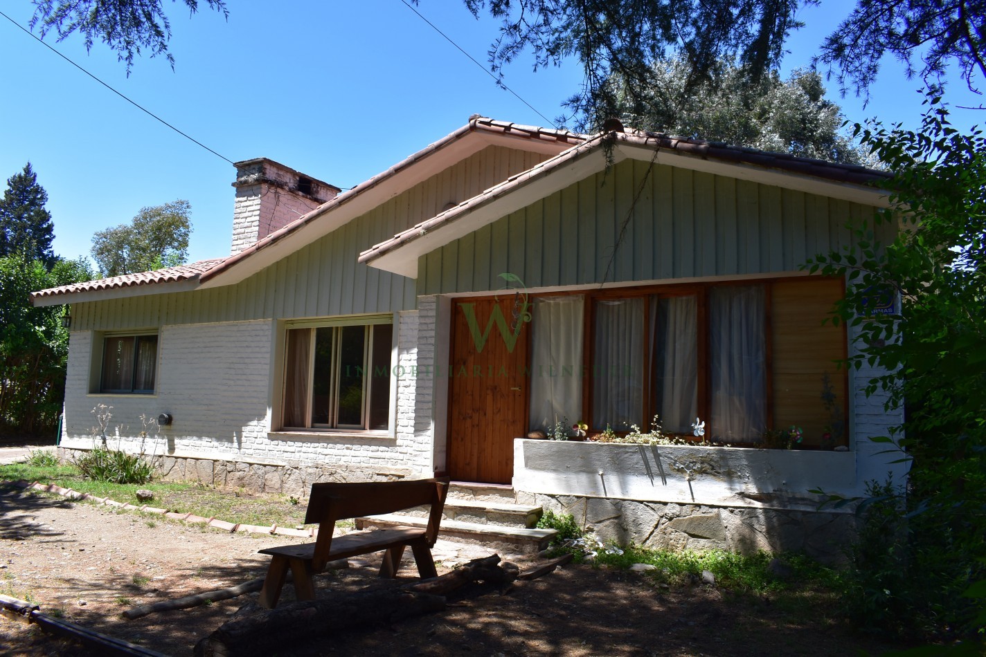 En venta 2 casas sobre terreno de 1300m2- Gas natural. (COD 477)