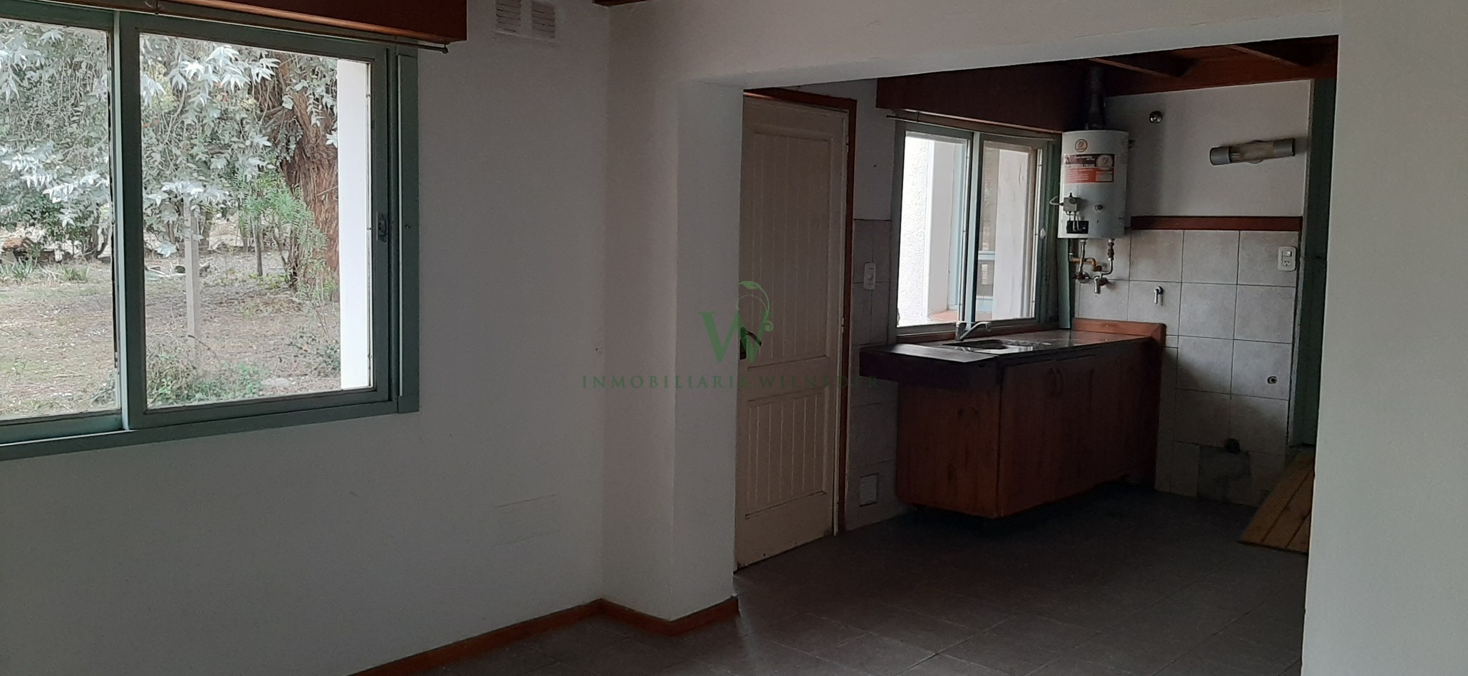 En venta 2 casas sobre terreno de 1300m2- Gas natural. (COD 477)
