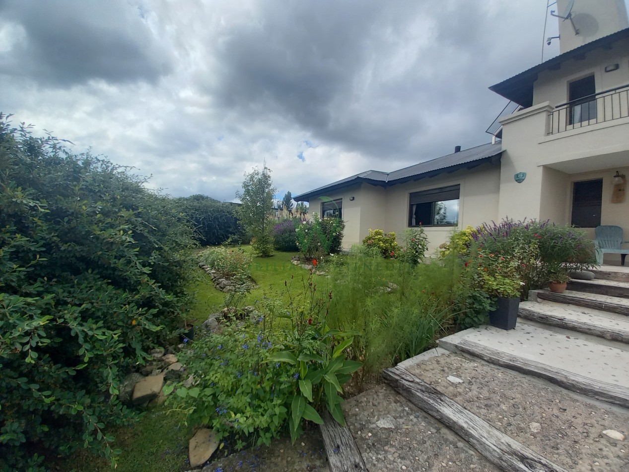 Casa en Club de Campo Altos del Corral de 343m2 , 5 dormitorios (COD 629)