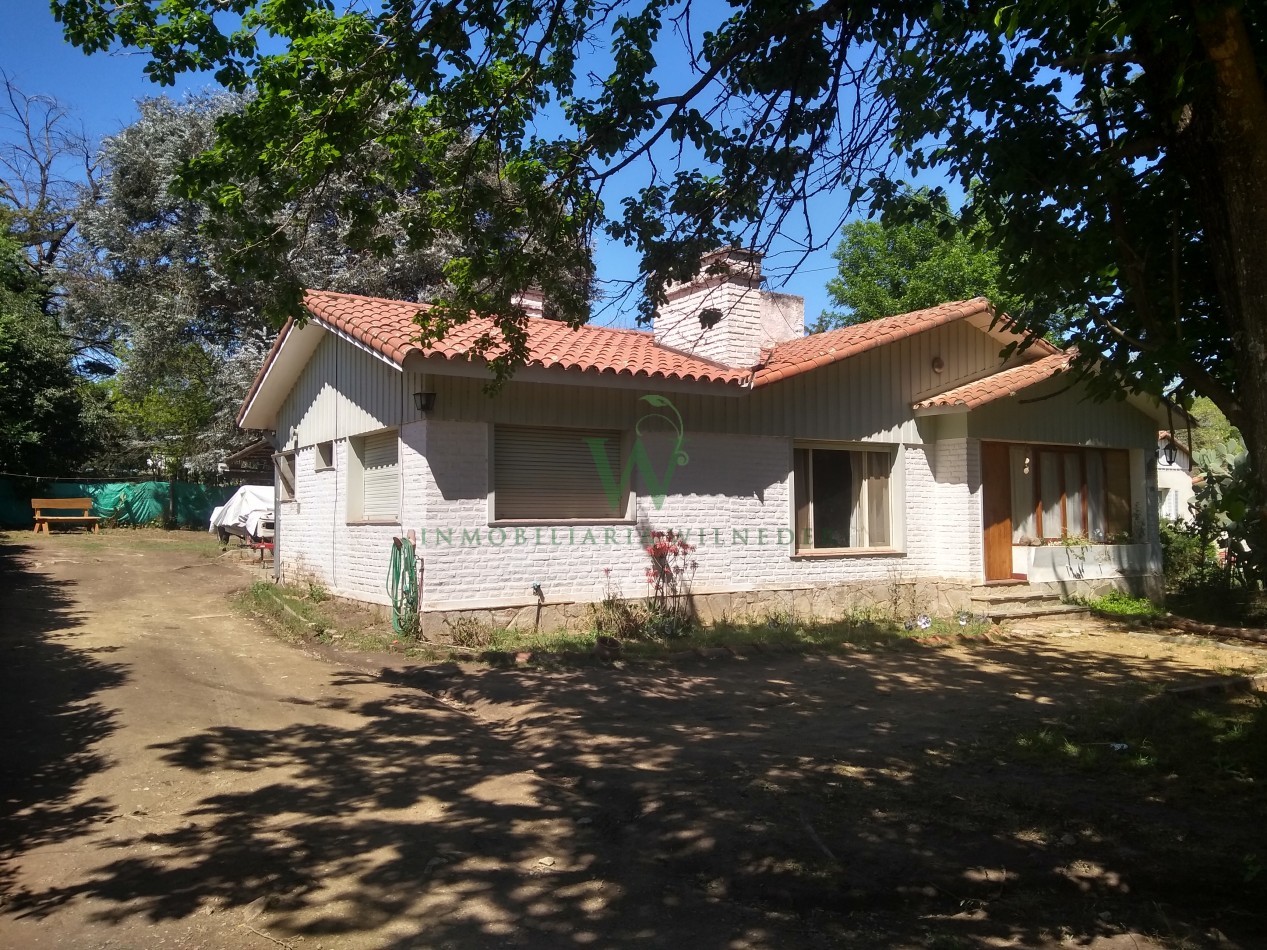 En venta 2 casas sobre terreno de 1300m2- Gas natural. (COD 477)