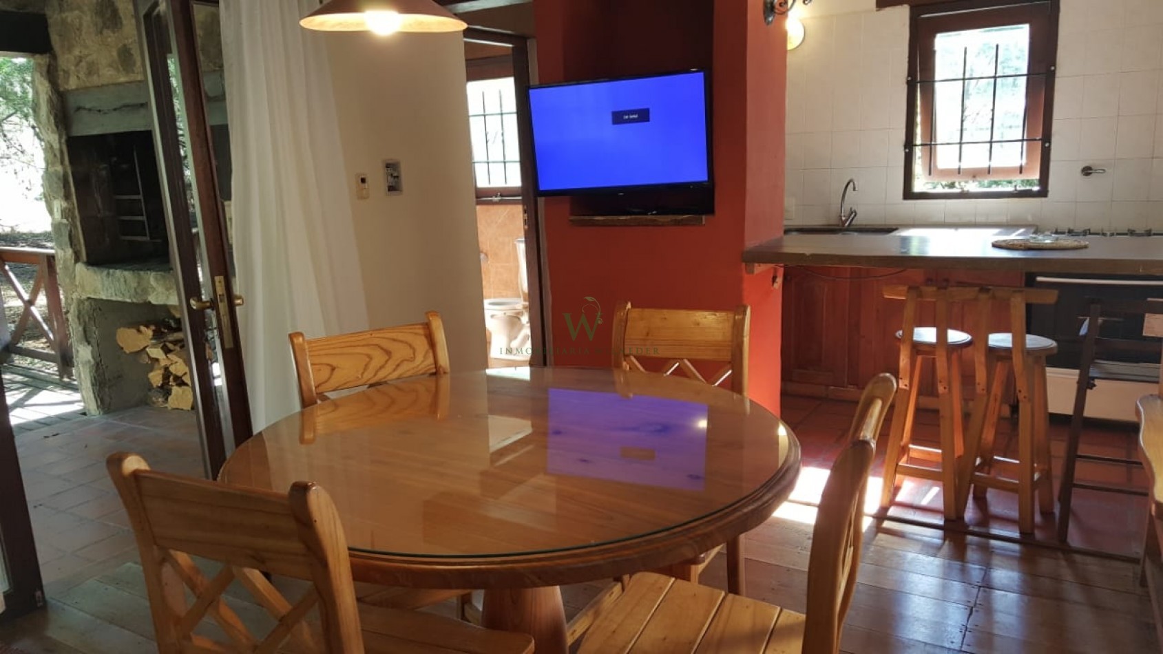 Cabaña de piedra en Villa Berna de 123m2  , con  amplio parque