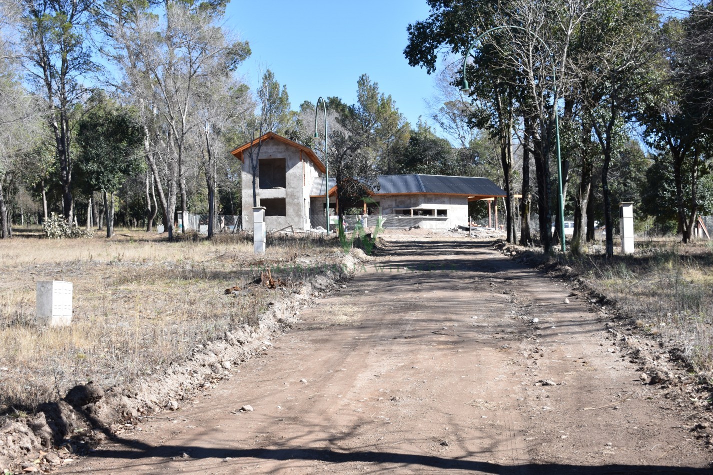 COD 01-543- Terreno 580m2 Barrio Los Manantiales, gas natural , 800m del centro.