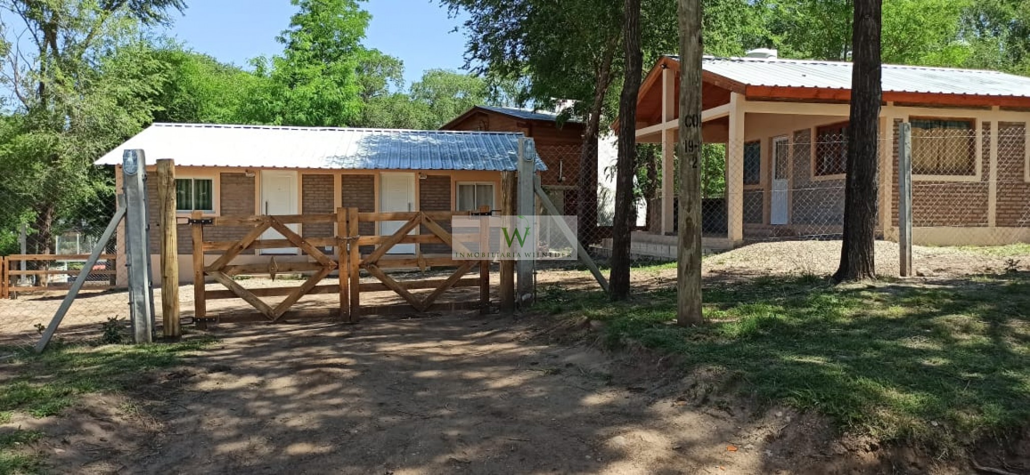  En venta 3 departamentos amoblados + piscina, Los Reartes, a 150m del rio 