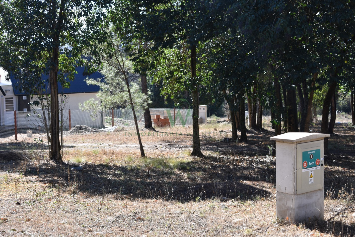 COD 01-543- Terreno 580m2 Barrio Los Manantiales, gas natural , 800m del centro.
