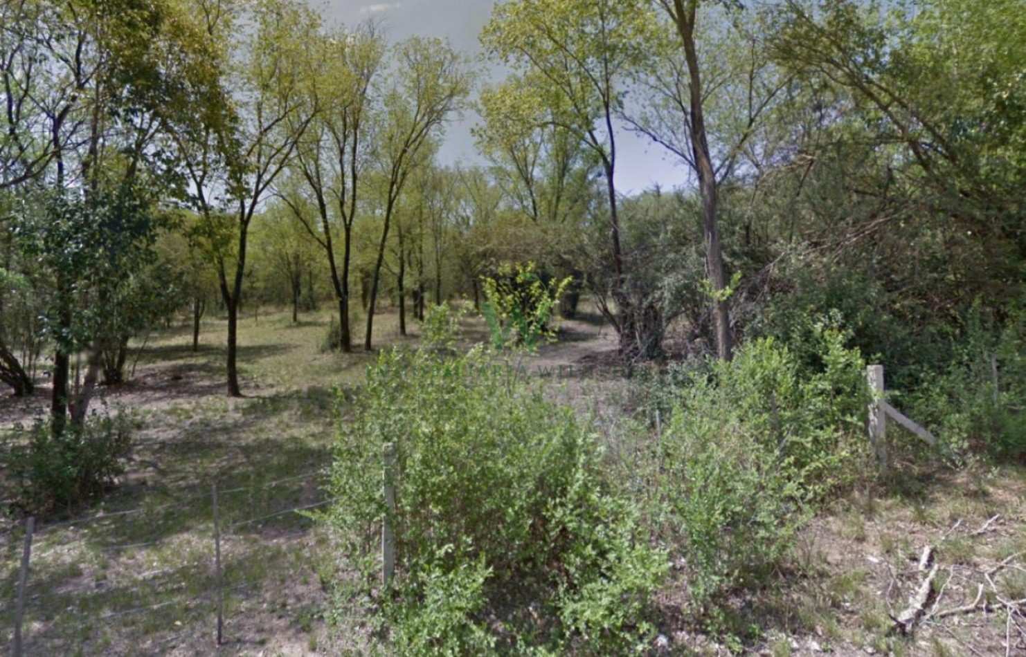 COD 01-1230- Terreno 1.800m2 sobre pasaje privado