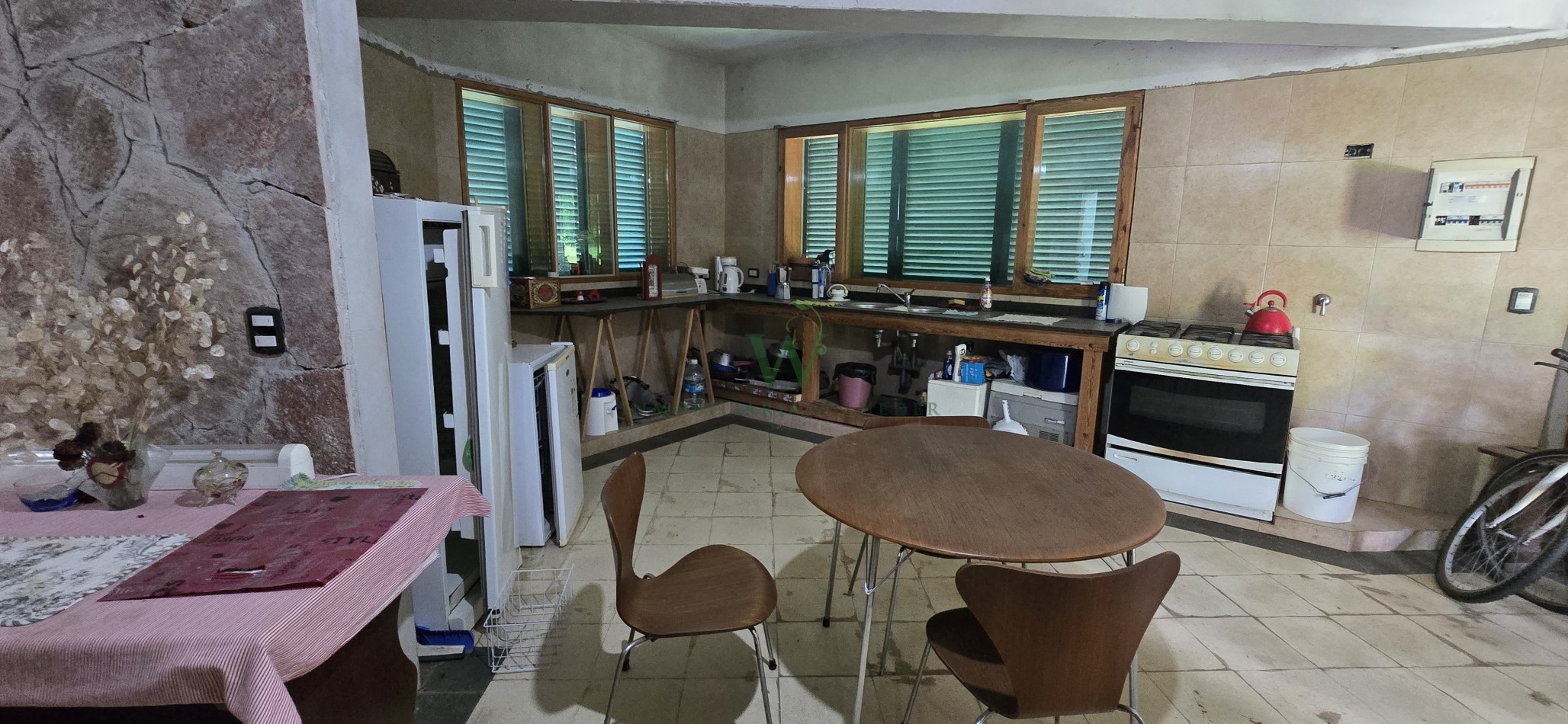 Villa Berna. Fraccion 1 ha con amplia vivienda a terminar