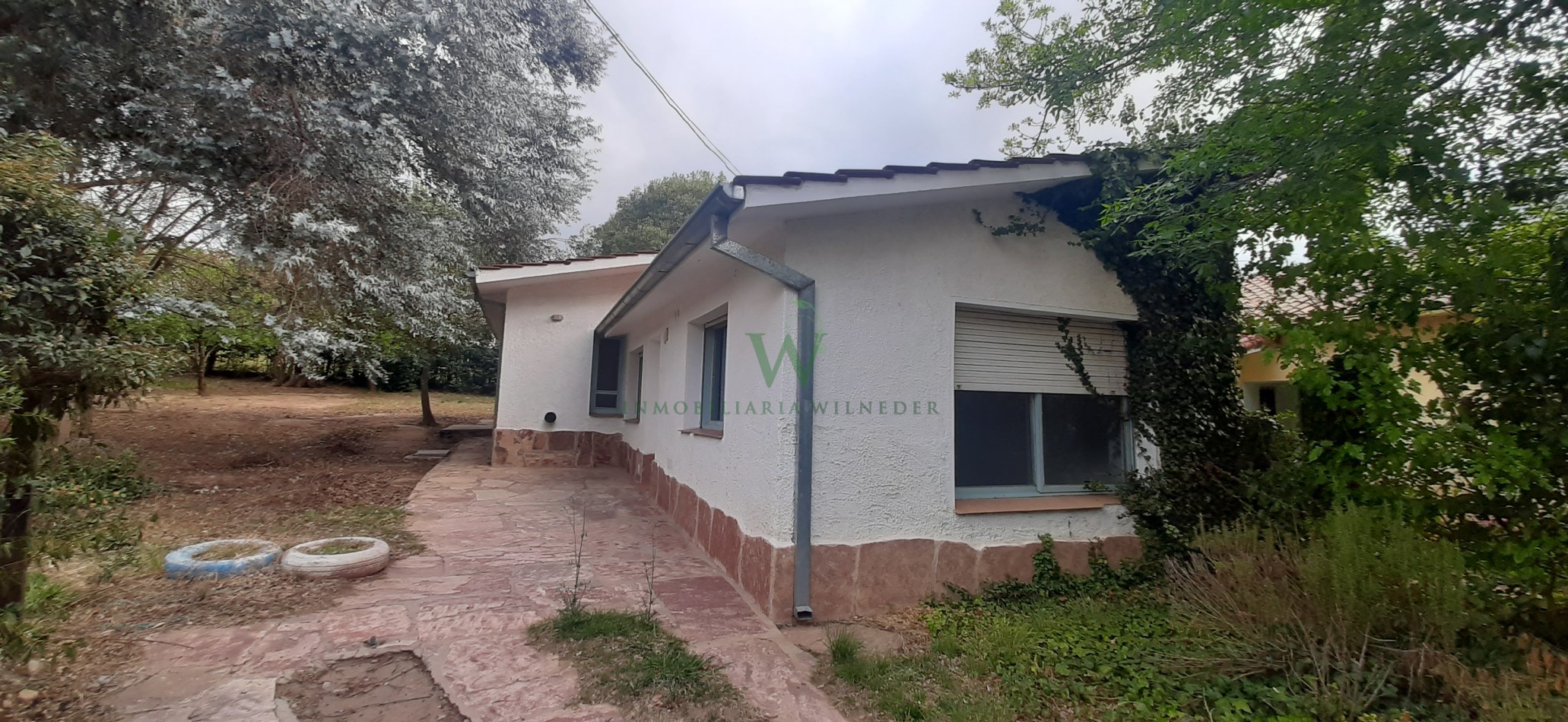 En venta 2 casas sobre terreno de 1300m2- Gas natural. (COD 477)