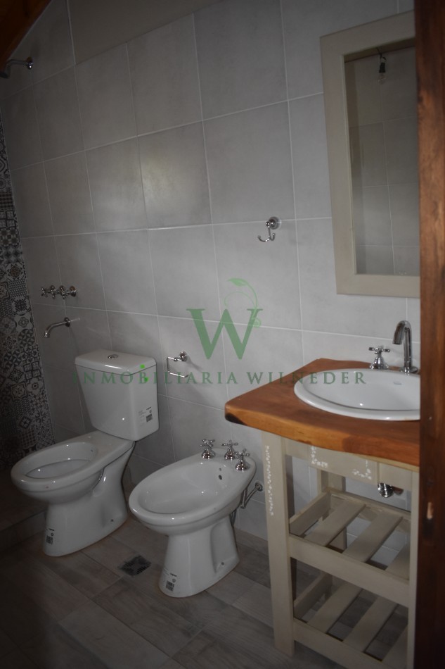  Casa 4 dormitorios, 2 baños, Barrio Villa Castelar ( COD 463)