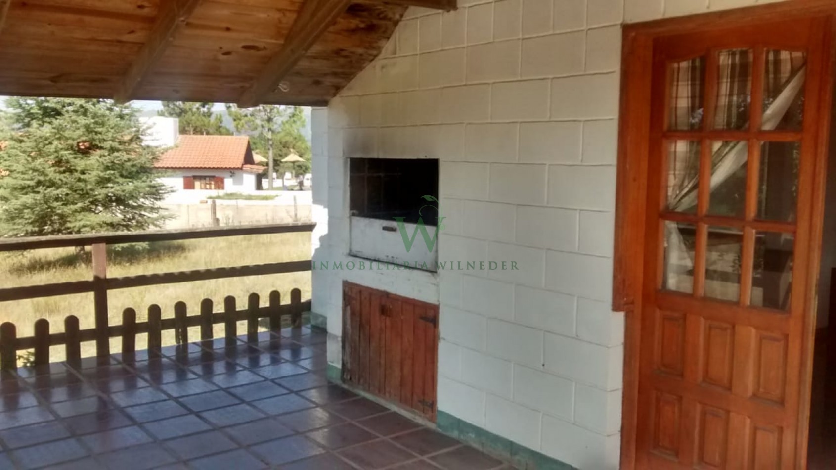 Casa frente al rio Los Reartes, zona de balneario (COD 489)