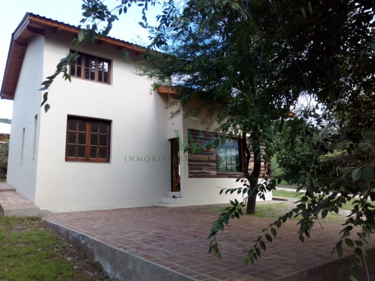  Casa 4 dormitorios, 2 baños, Barrio Villa Castelar ( COD 463)