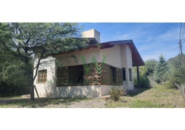  Casa 4 dormitorios, 2 baños, Barrio Villa Castelar ( COD 463)